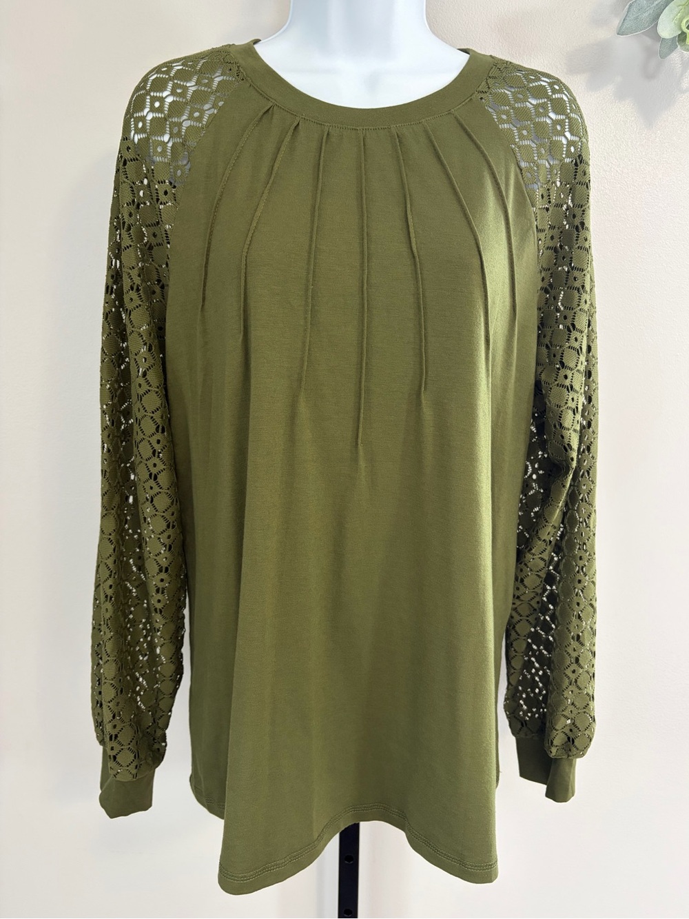 NIB Sunbs (Amazon) Olive Green Lace-Sleeve Long Sleeve Tee